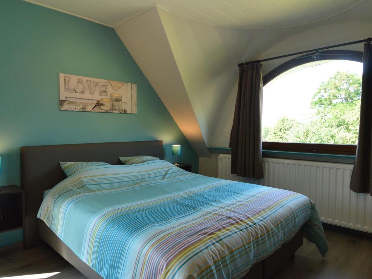 Elegant Villa In Stavelot With Fitness Playroom Екстериор снимка